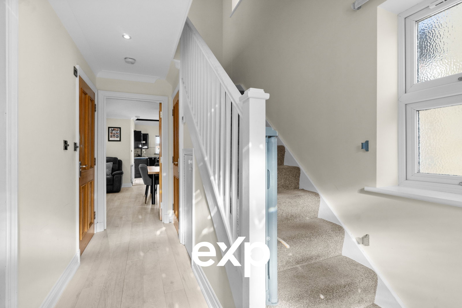 Detached House for sale in Ashford, Chalet Close, Ashford, TW15 1JY, 1130 m²