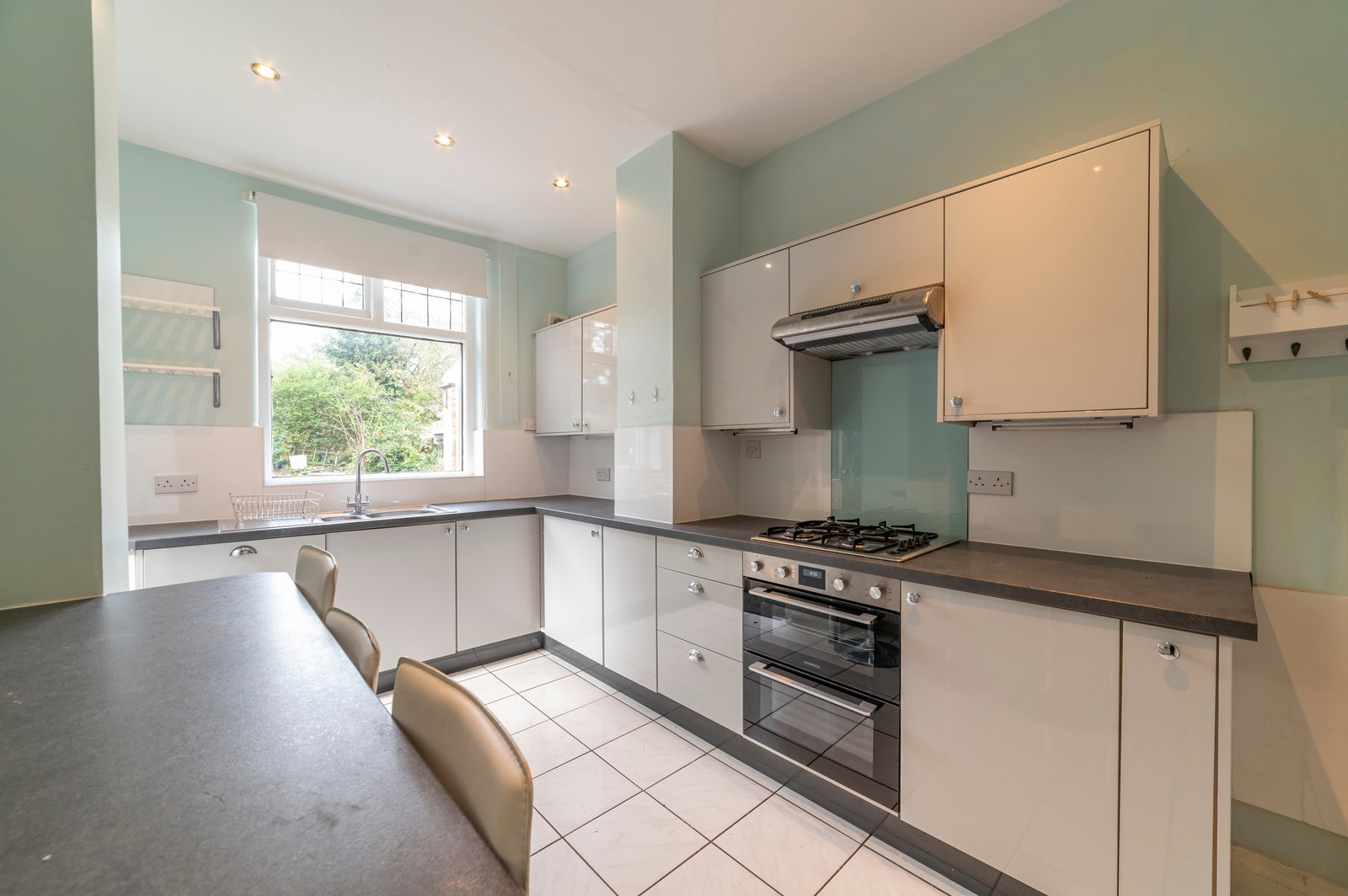 Semi Detached House for rent in Stockport, Buckingham Road West, Heaton Moor, Stockport, SK4, 1794 m²