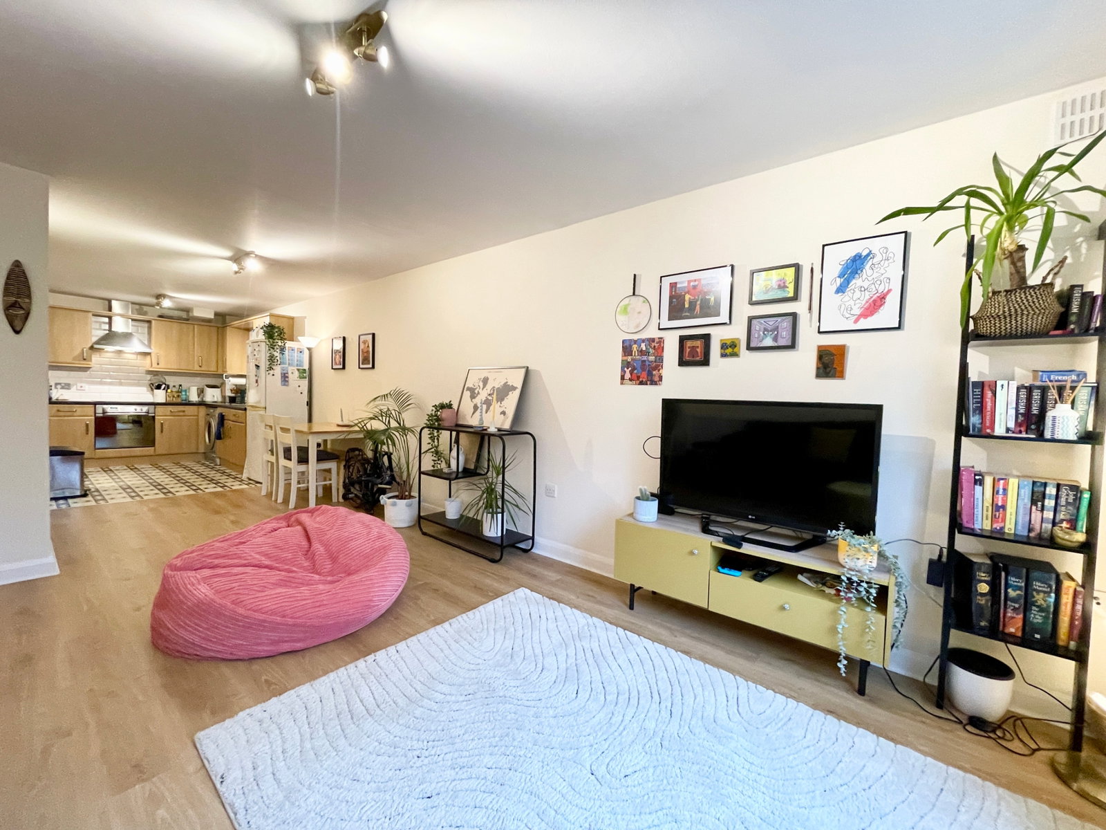Apartment for rent in Salford, Theatre House, 397 Langworthy Road, Salford, M6, 661 m²