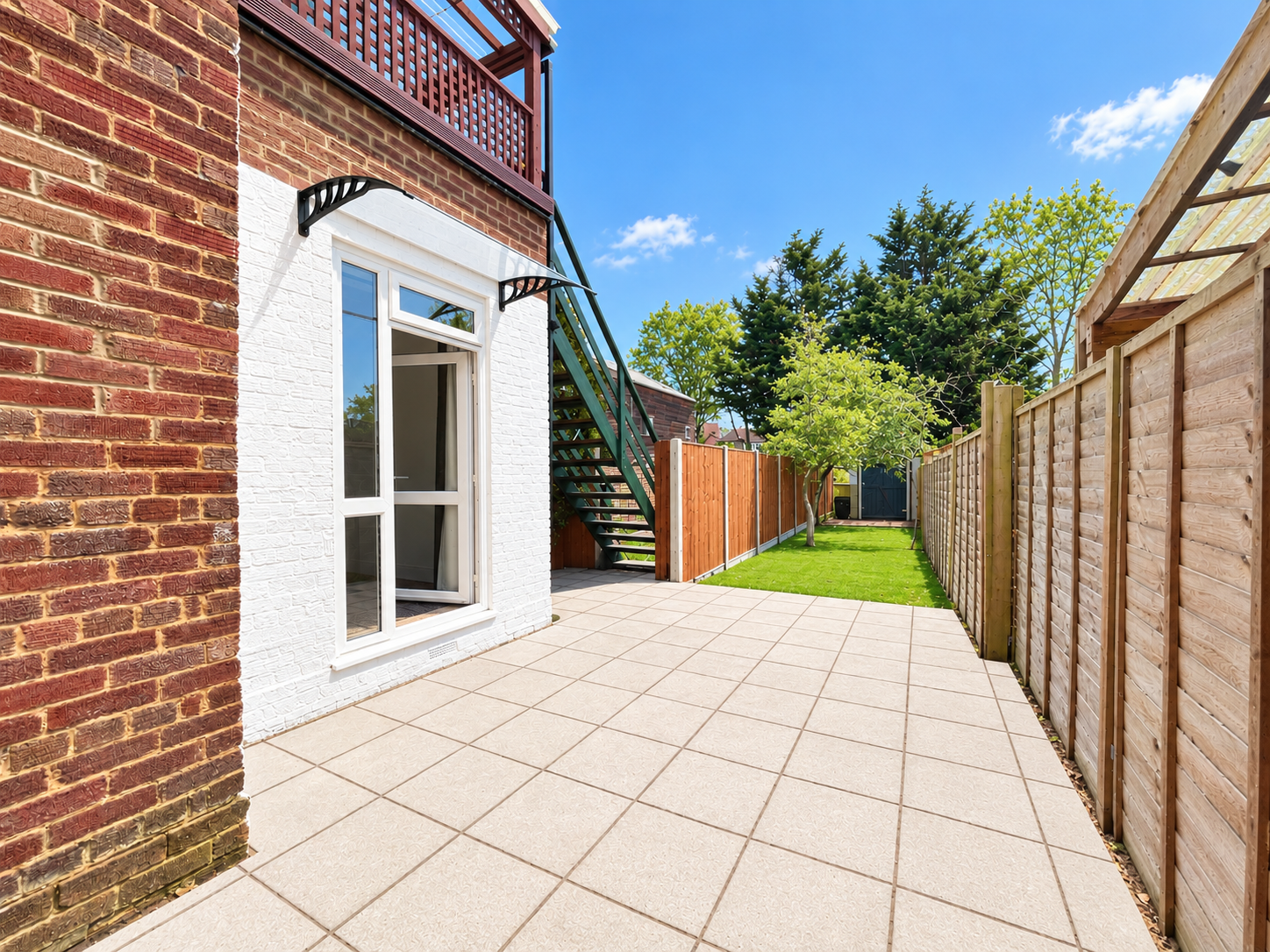 Maisonette for rent in Greenford, 2-bedroom garden maisonette, Wordsworth Avenue, Greenford, UB6 9AB