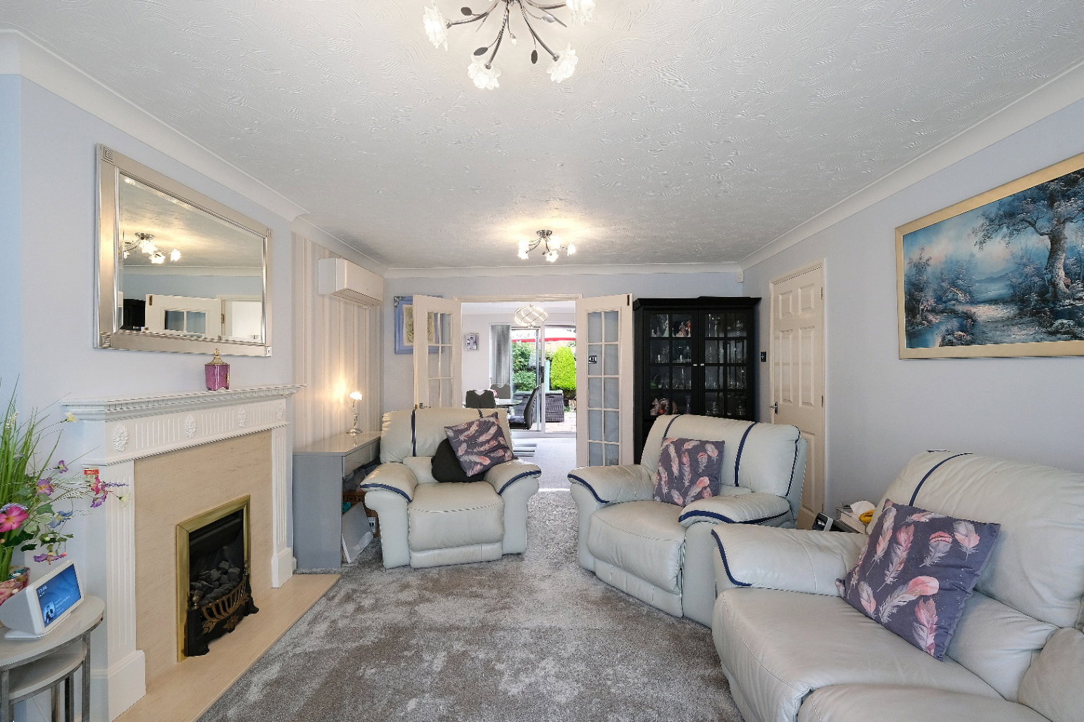 Detached House in Waltham Cross