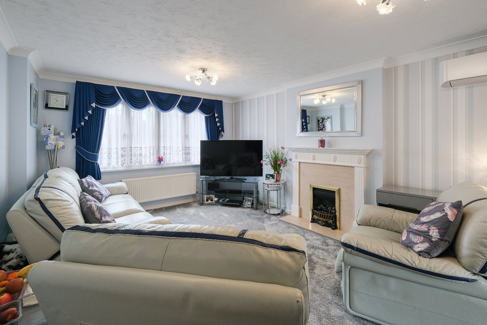Detached House in Waltham Cross