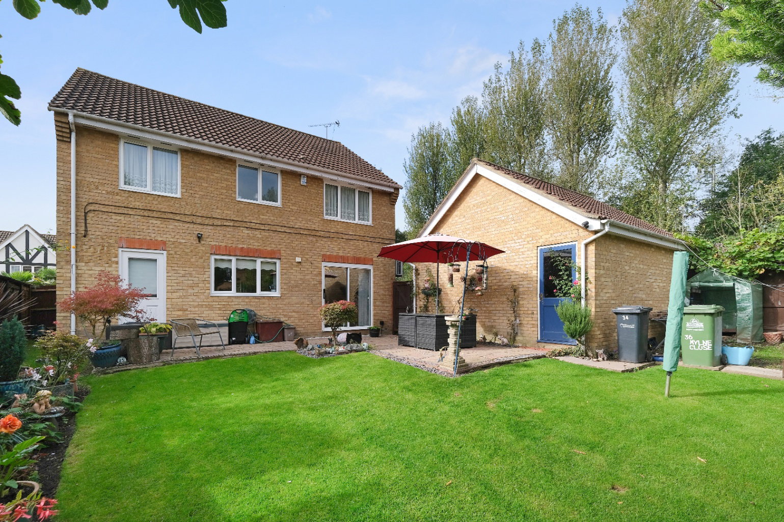 Detached House in Waltham Cross