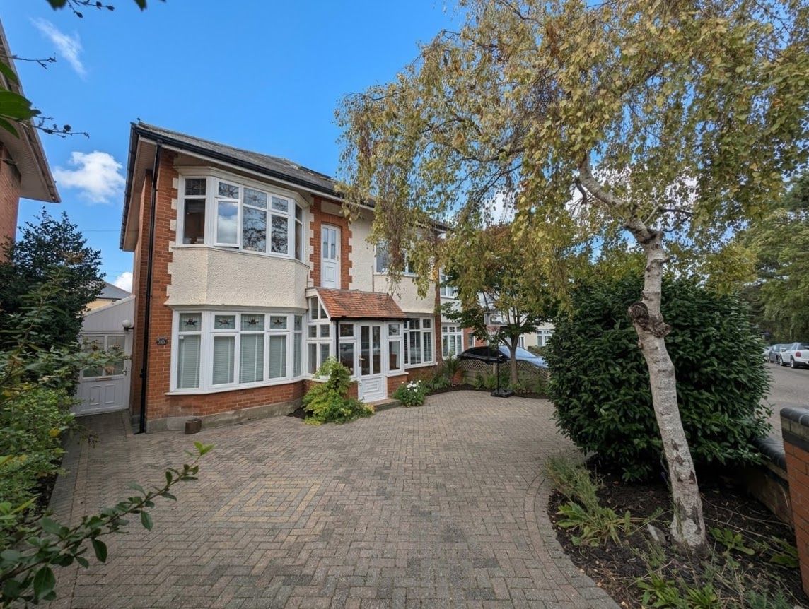 Detached House for sale in Bournemouth, Heron Court Road, Bournemouth, BH9 1DF