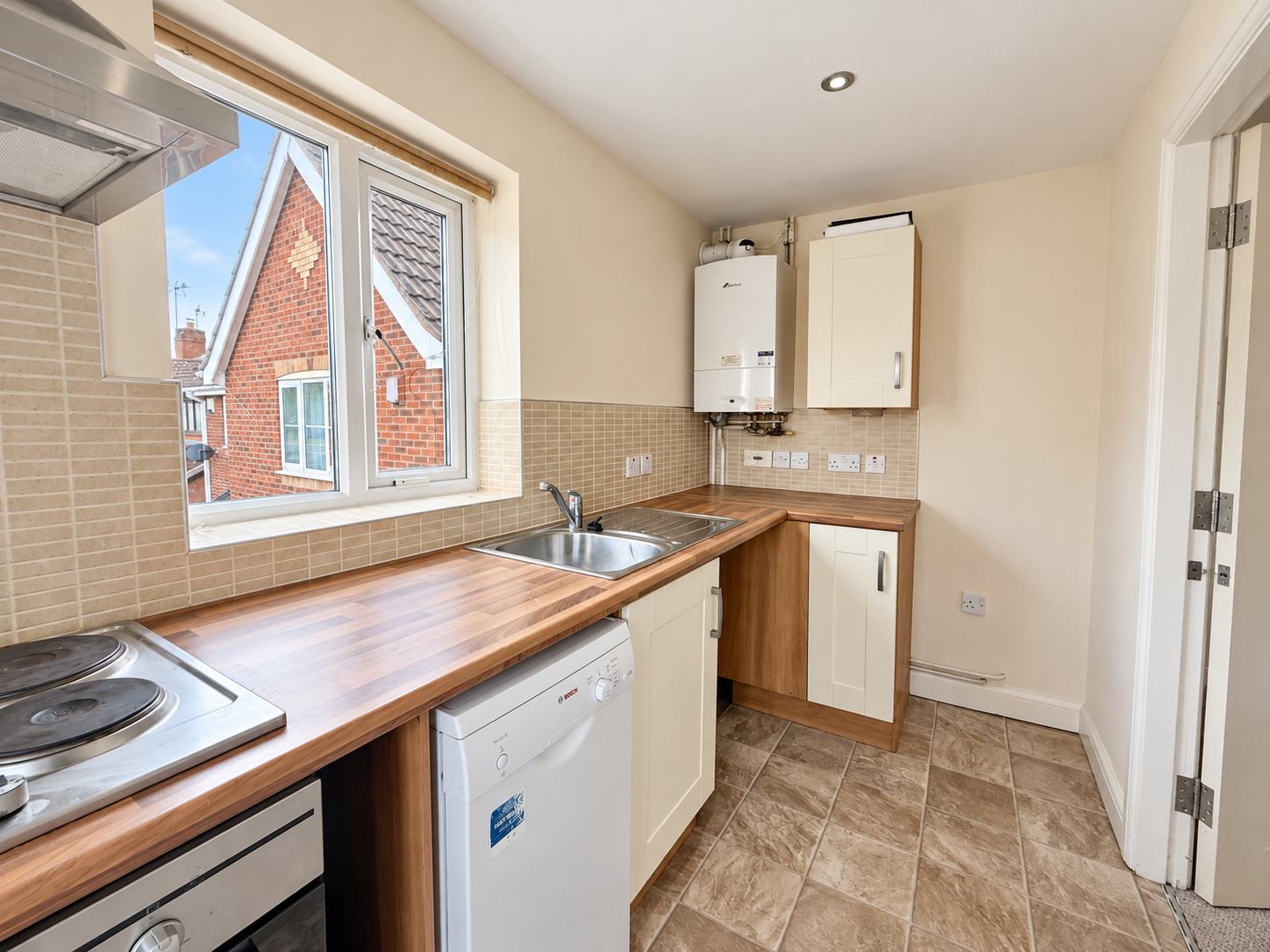 Apartment for rent in Stourbridge, Hagley Road, Oldswinford, Stourbridge, DY8 2JN