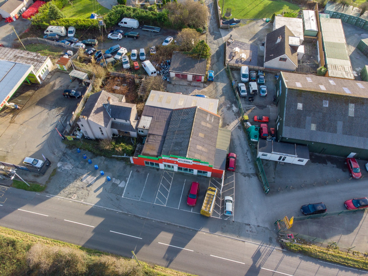 Commercial Development for sale in Gaerwen, Star Showroom, Holyhead Road, Star, Gaerwen , Isle of Anglesey, LL60, 3380 m²