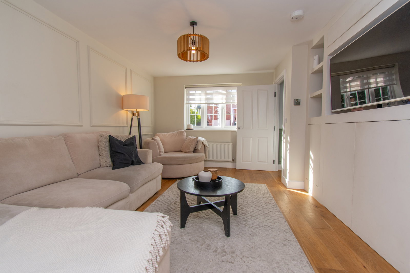 Semi Detached House for sale in Leicester, Beacon Close, Whetstone, Leicester, LE8 6PG
