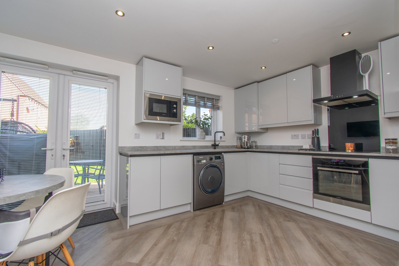 Semi Detached House for sale in Leicester, Beacon Close, Whetstone, Leicester, LE8 6PG
