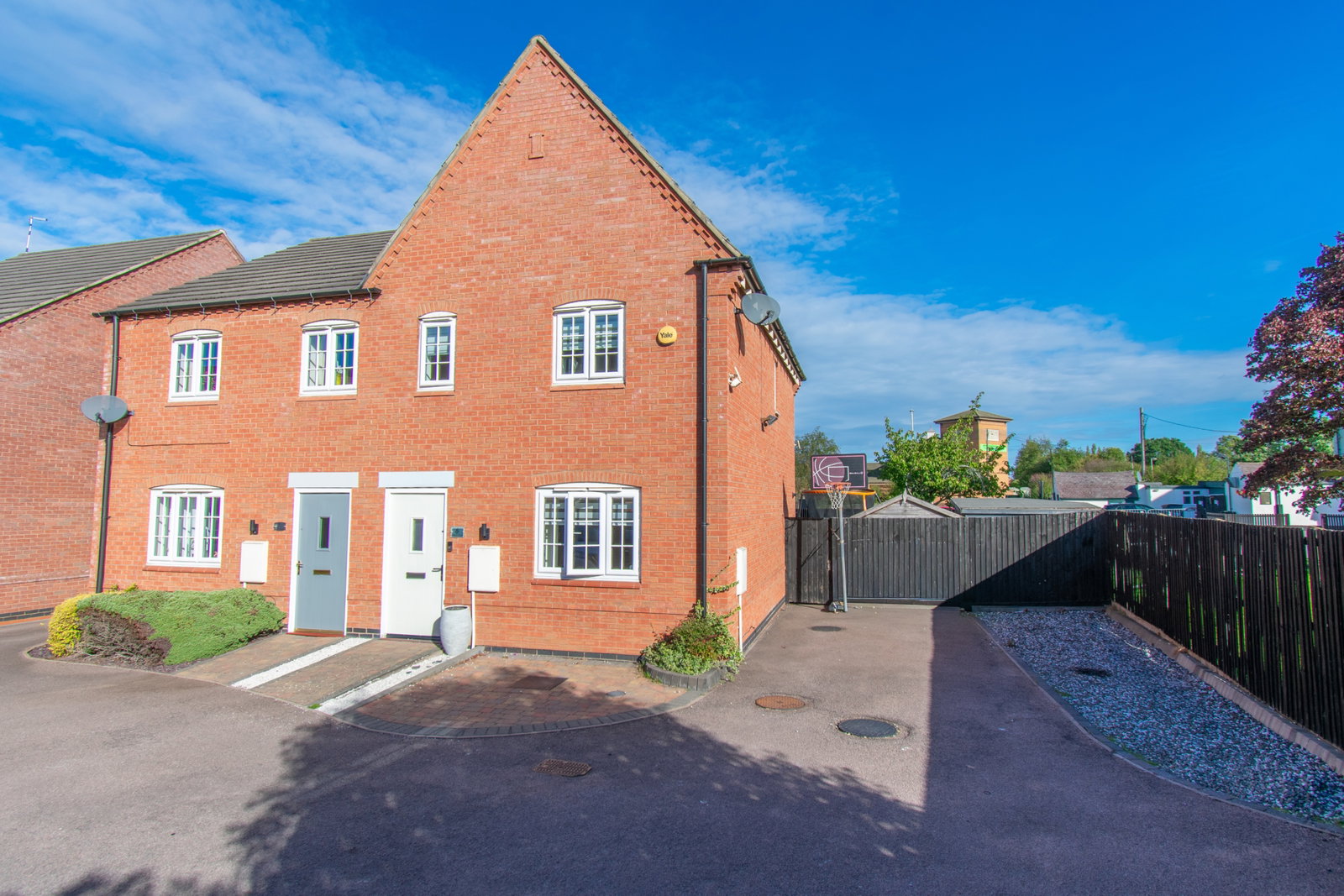 Semi Detached House for sale in Leicester, Beacon Close, Whetstone, Leicester, LE8 6PG