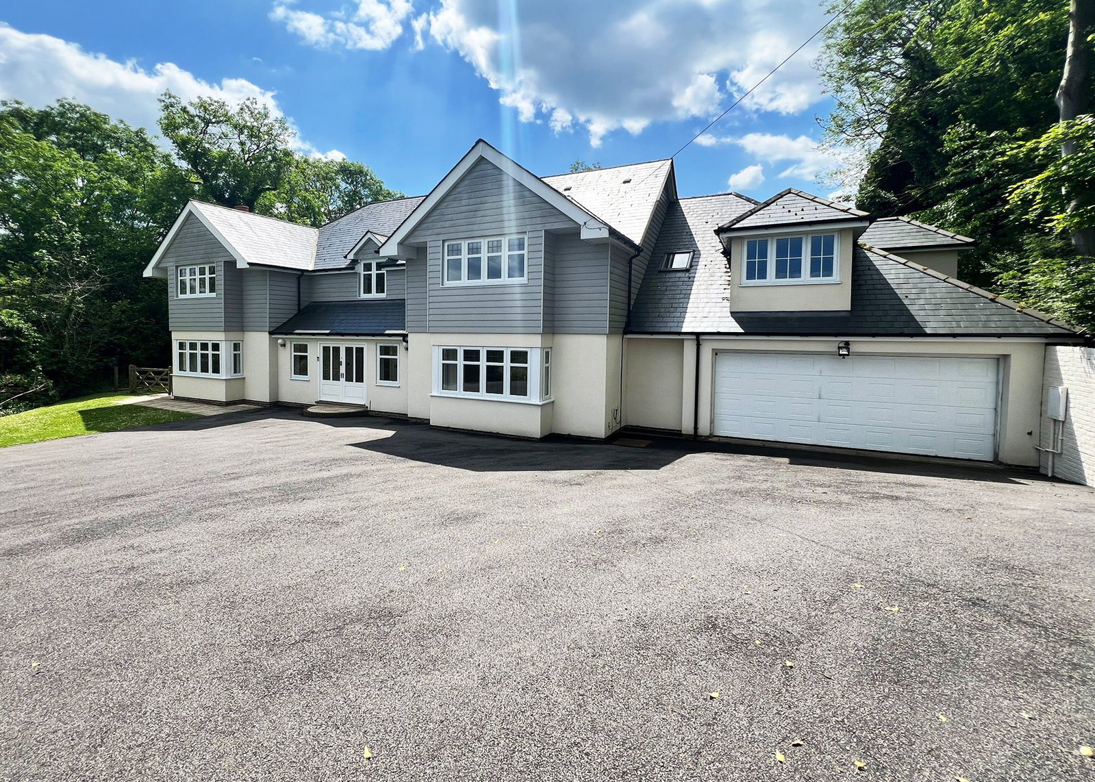 Detached House in Leatherhead
