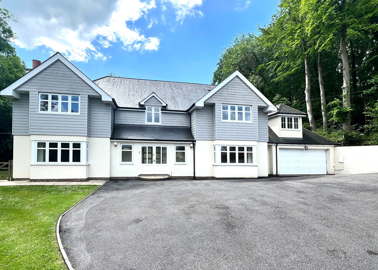 Detached House in Leatherhead