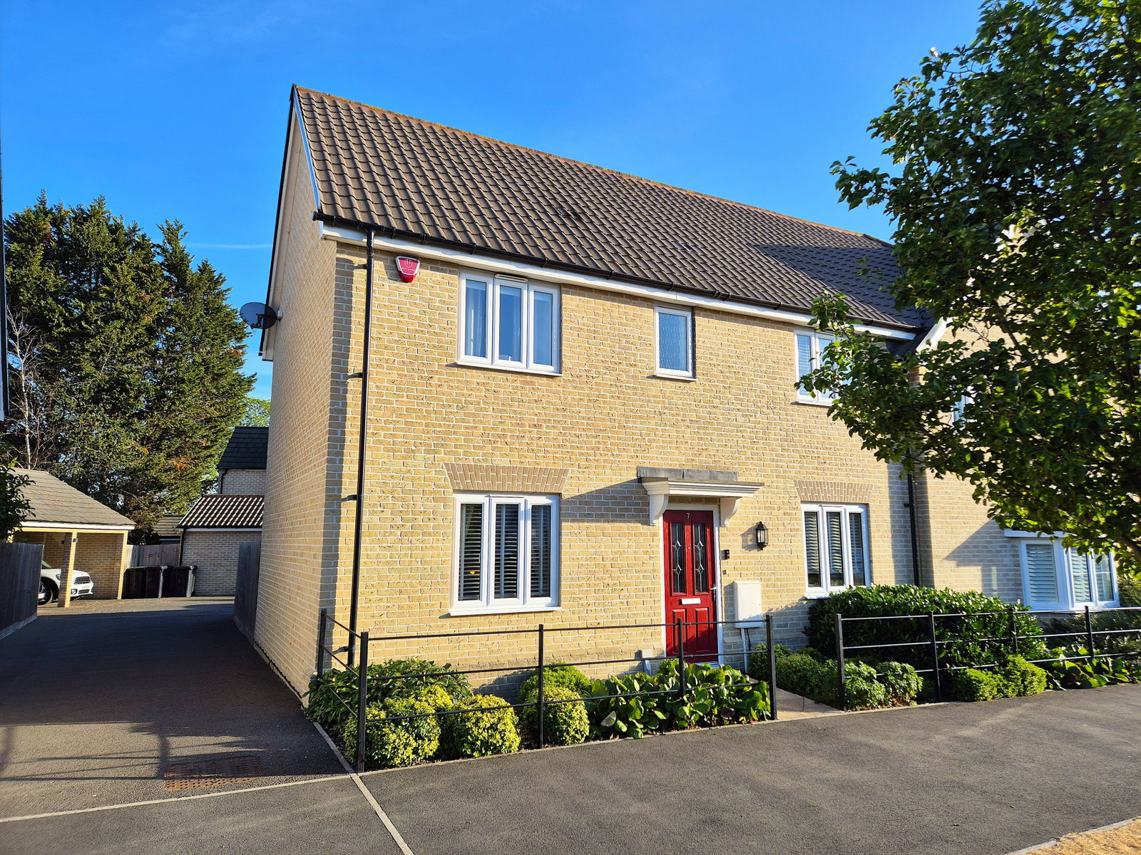Semi Detached House for sale in Arlesey, Goodwin Drive, Arlesey, Bedfordshire