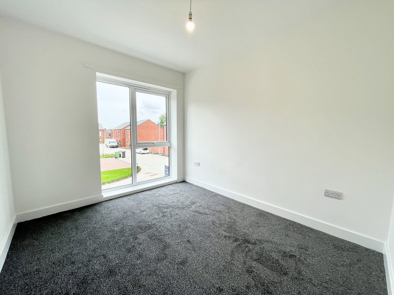Semi Detached House for rent in Stockport, Herbert Close, Offerton, Stockport, SK2