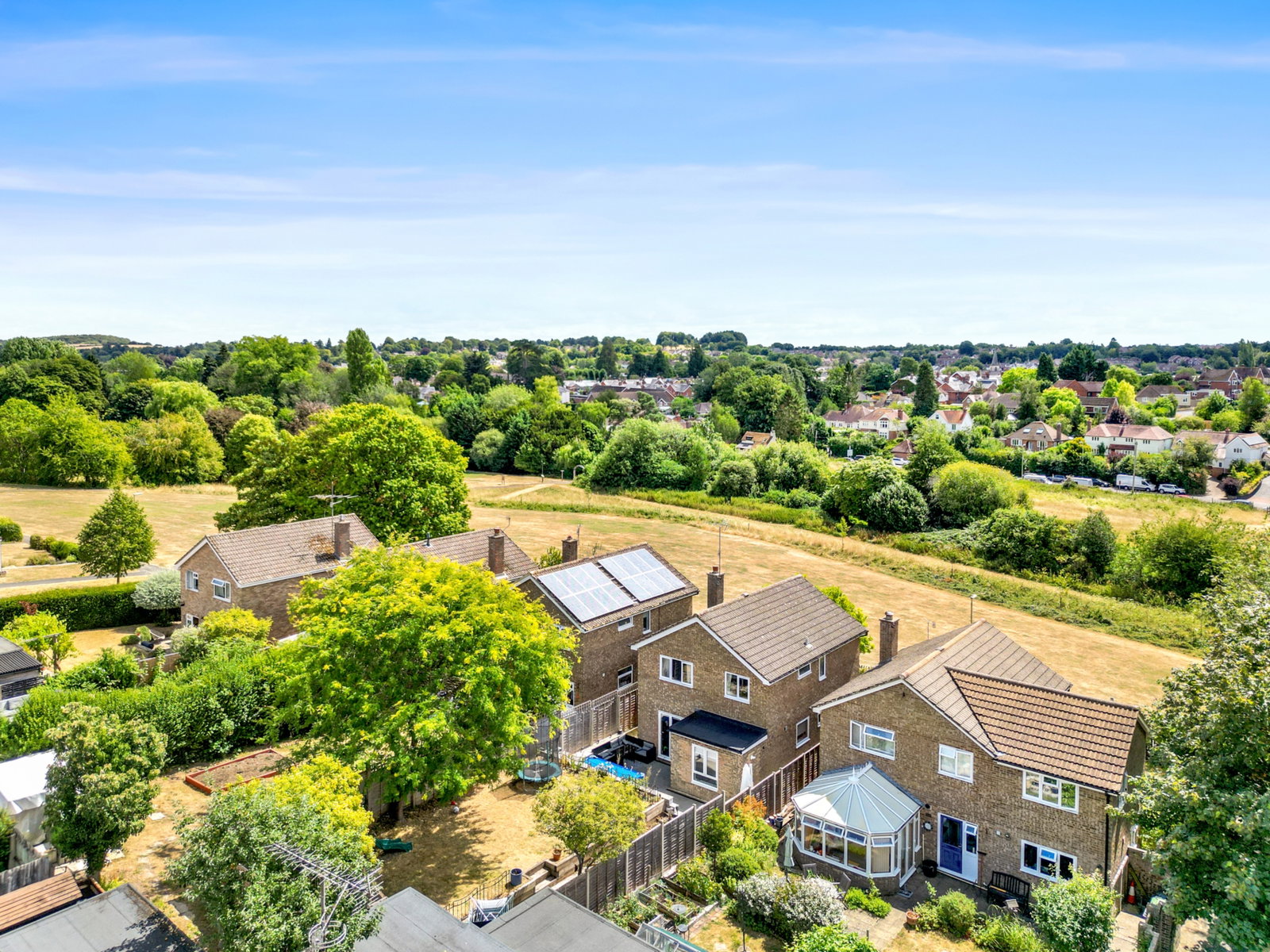 Detached House for sale in Alton, Brandon Close, Alton, GU34 2BD, 1455 m²