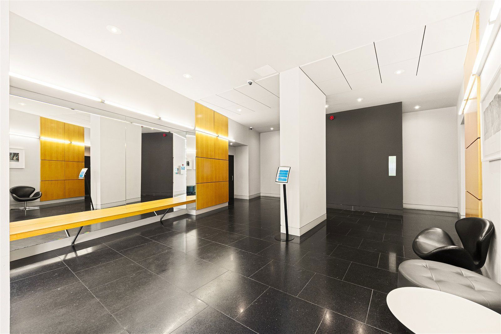 Studio for rent in London, Biscayne Avenue, London, E14 9QT, 380 m²