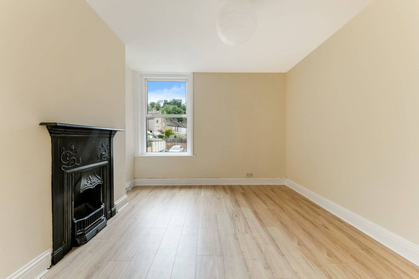 Flat in South Croydon