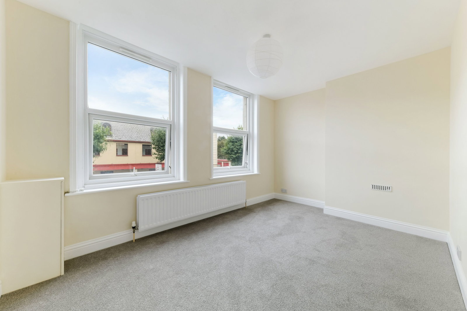 Flat in South Croydon