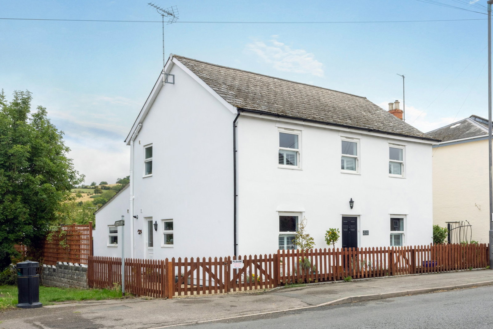 Detached House for sale in Cheltenham, London Road, Charlton Kings, Cheltenham, GL52 6YX