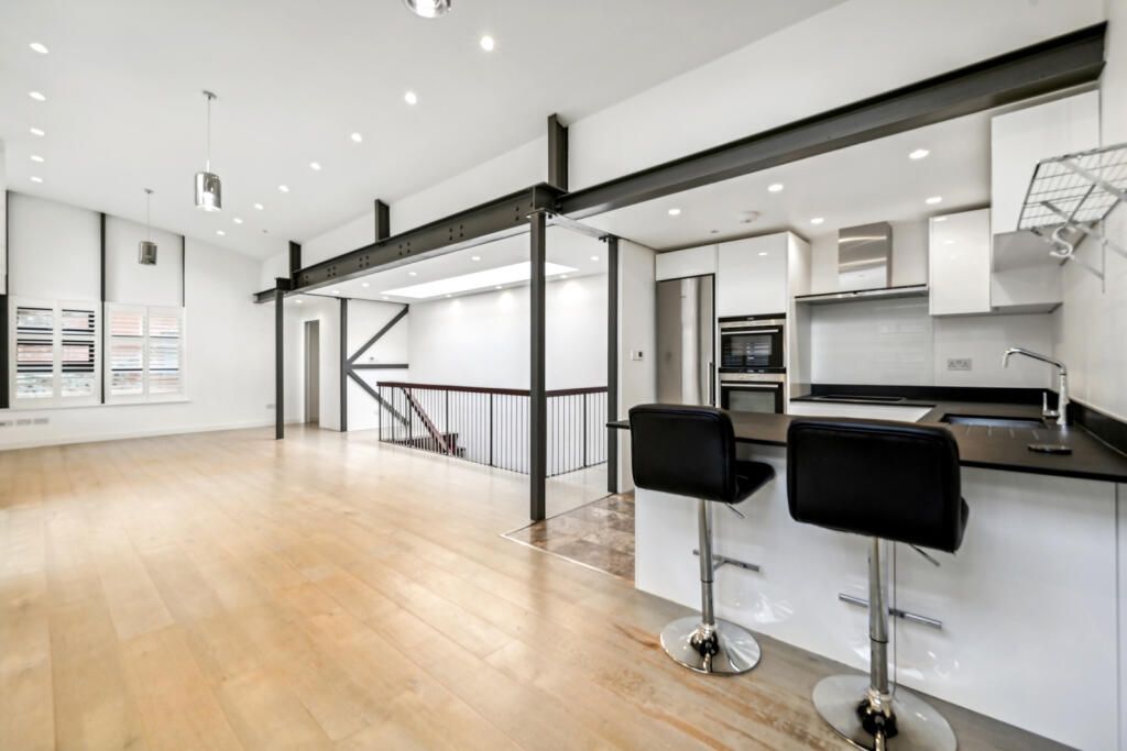 Detached House in London
