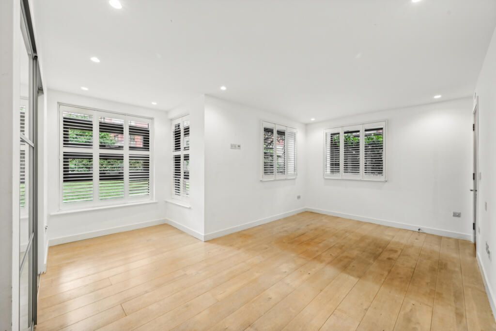 Detached House in London