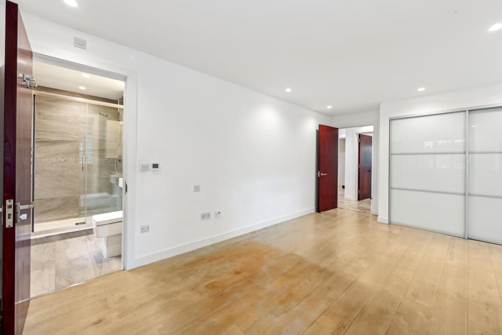Detached House in London