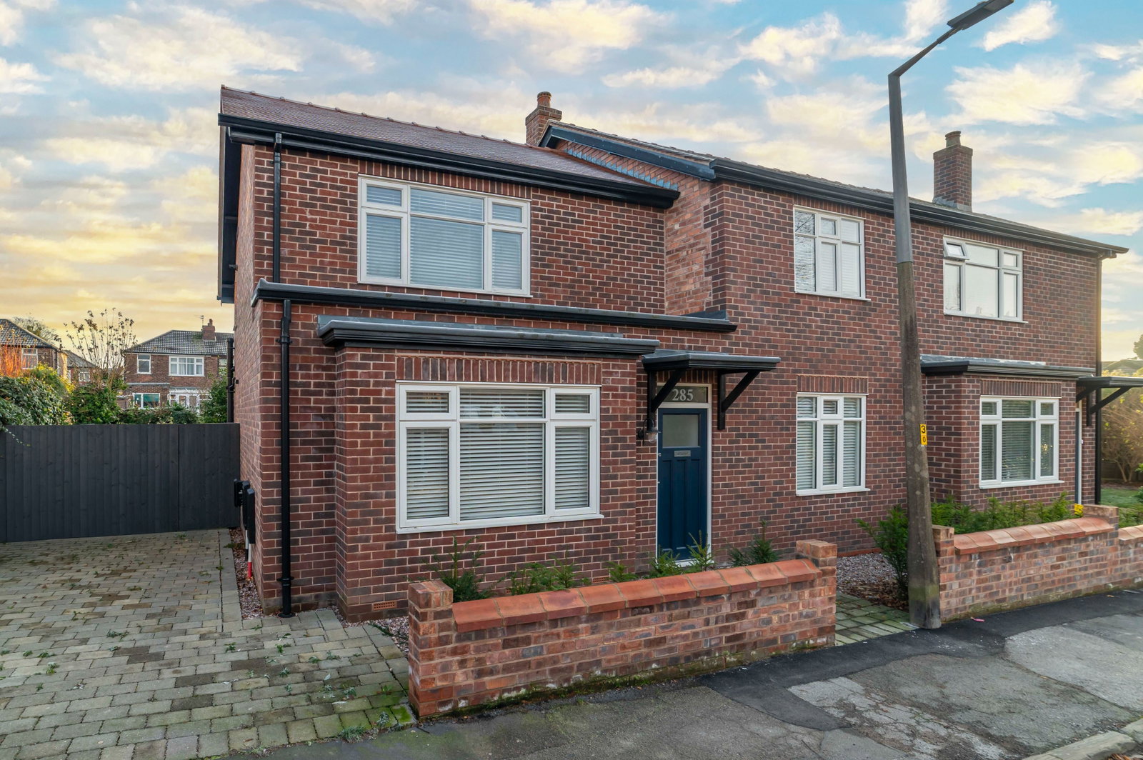 Semi Detached House for rent in Stockport, Green Lane, Heaton Norris, Stockport, SK4, 1031 m²