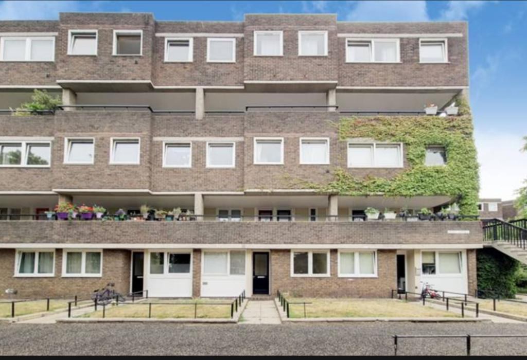 Flat in Brentford