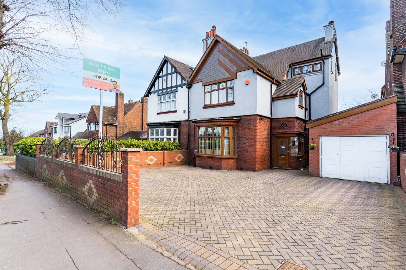 Semi Detached House for sale in West Bromwich, Hollyhedge Road, West Bromwich, B71 3BP