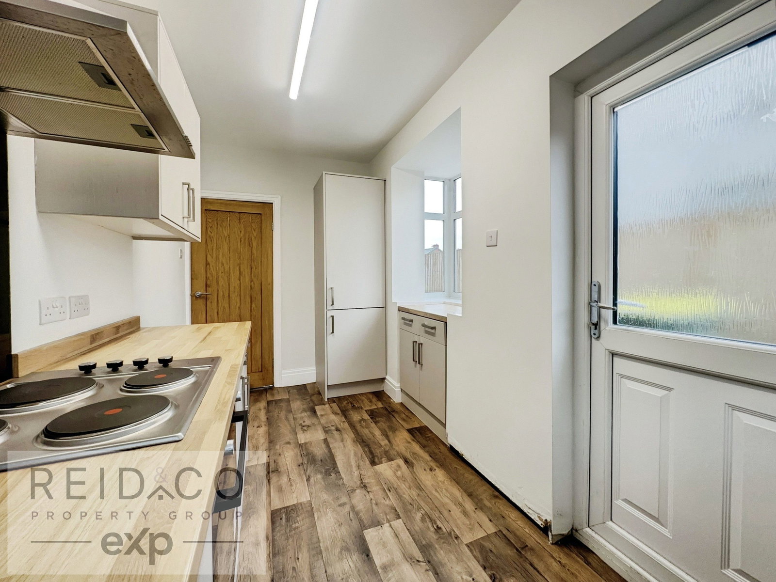 Semi Detached House for rent in Preston, Woodlands Drive, Fulwood, Preston, PR2 9SQ, 872 m²