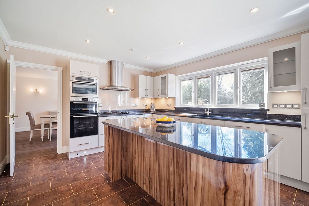 Detached House in Caterham