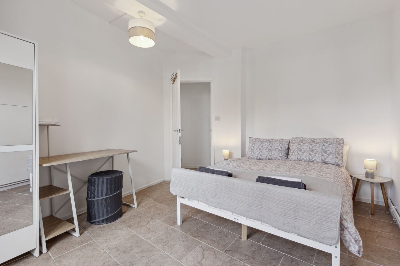 Flat for rent in London, Goldsborough House, Wandsworth Road, London, SW8, 822 m²