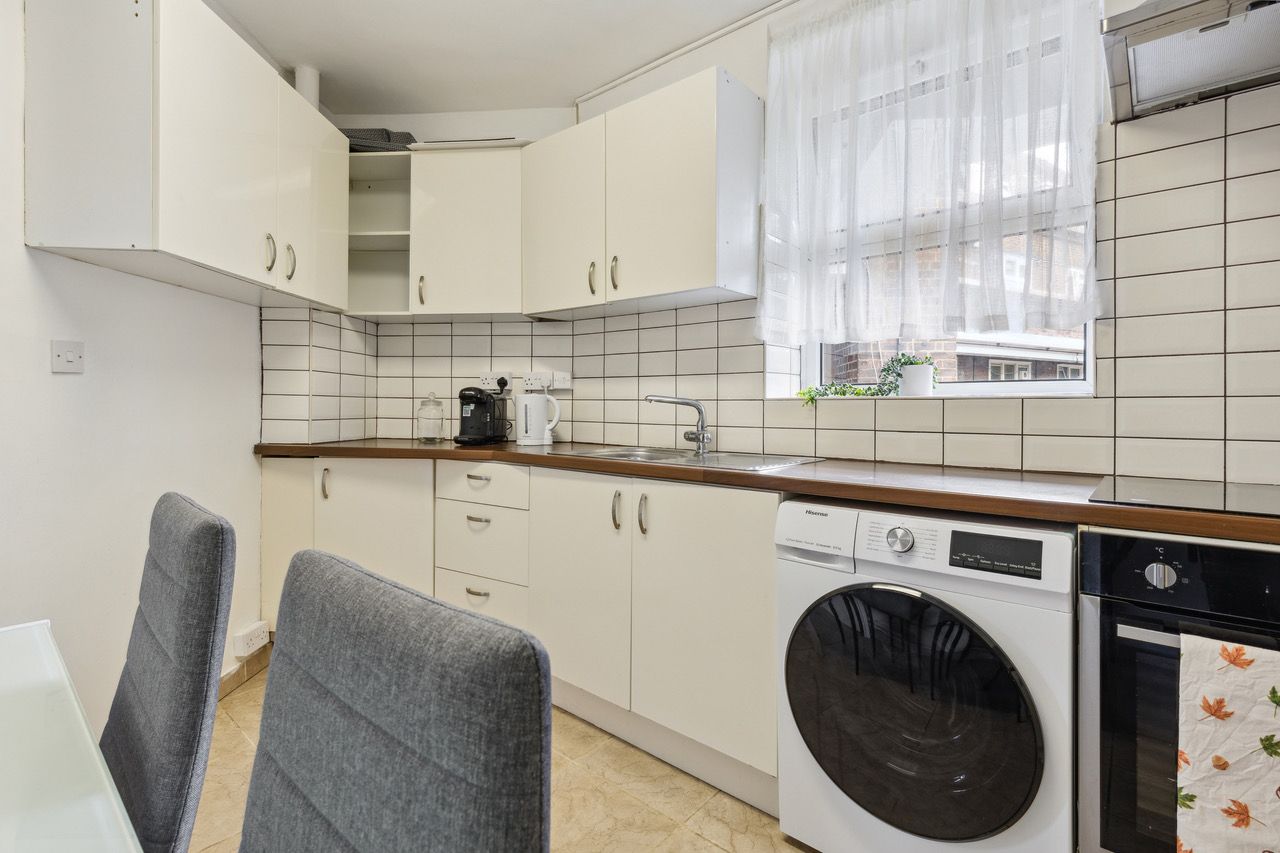 Flat for rent in London, Goldsborough House, Wandsworth Road, London, SW8, 822 m²