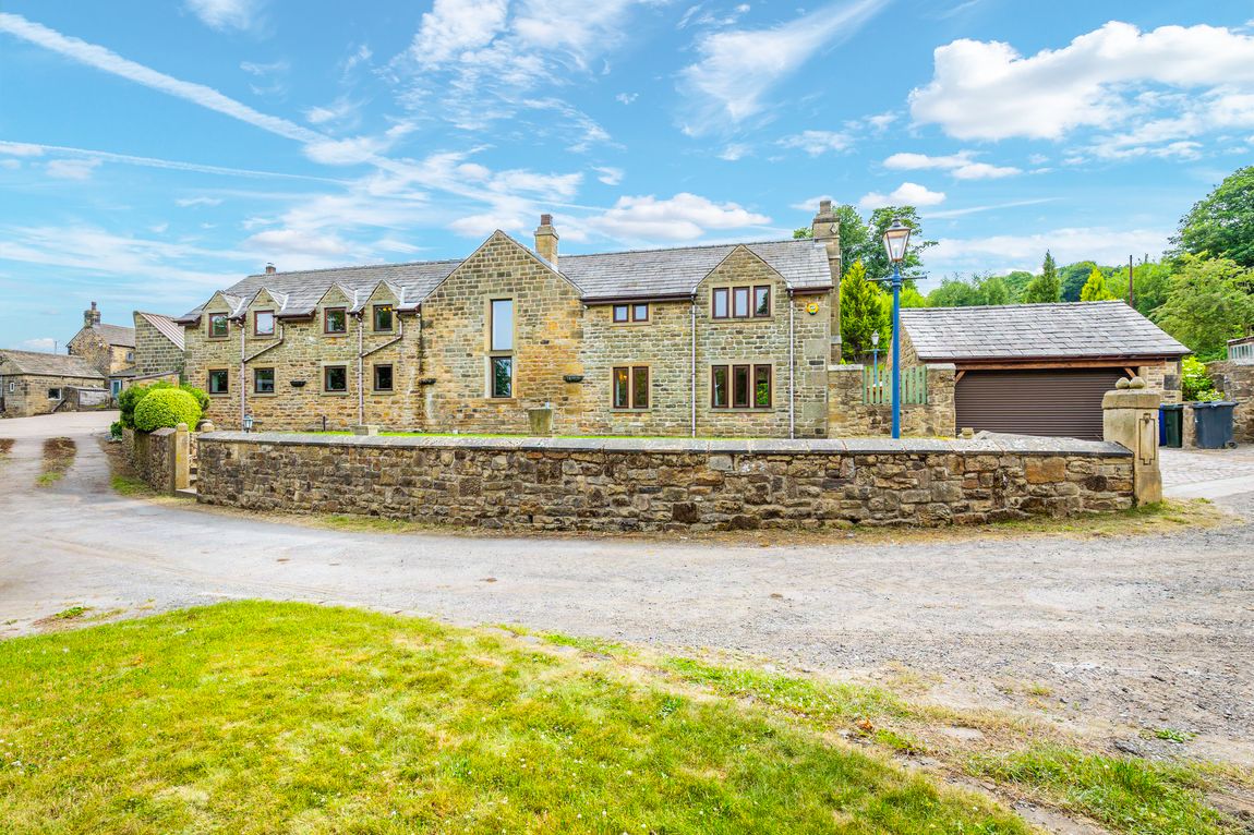 Detached House in Sheffield