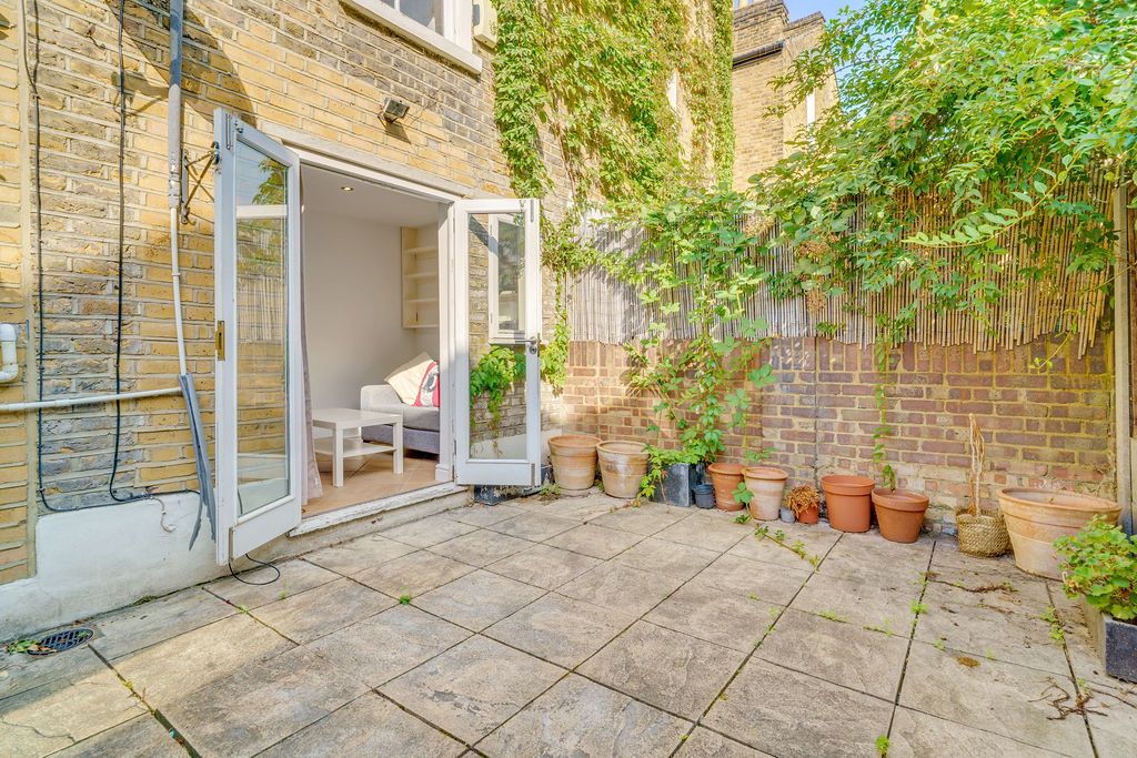 Flat in London