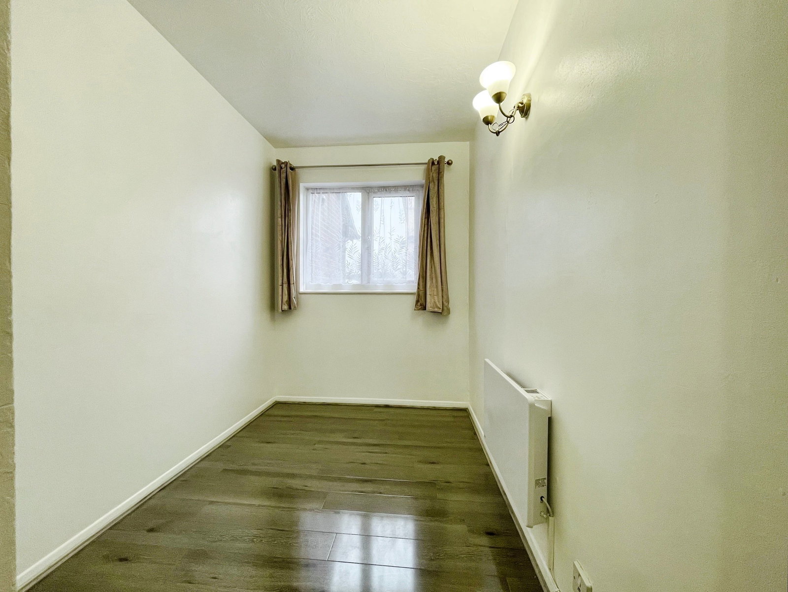 Ground Floor Flat for rent in London, Grilse Close, London, N9, 624 m²