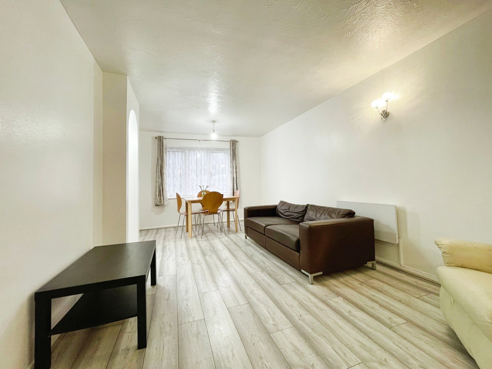 Ground Floor Flat for rent in London, Grilse Close, London, N9, 624 m²