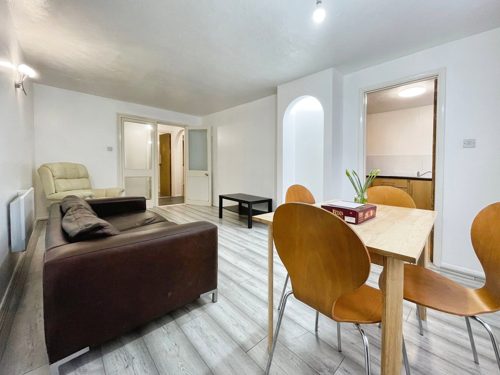 Ground Floor Flat for rent in London, Grilse Close, London, N9, 624 m²