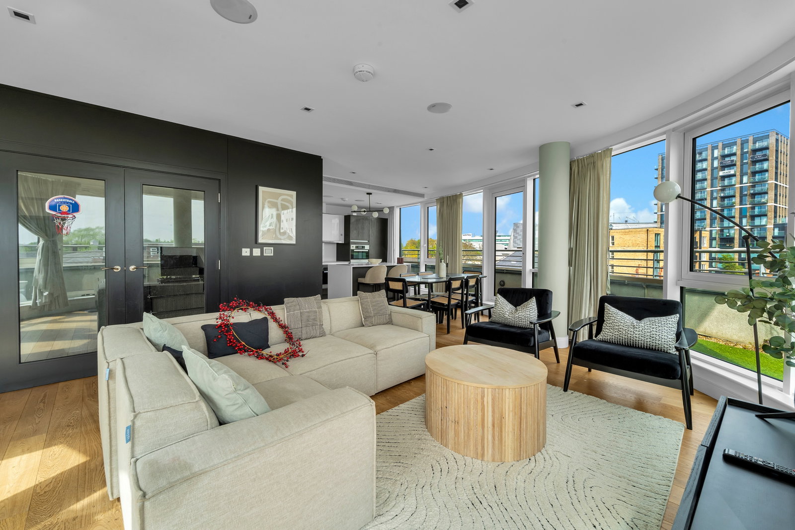 Penthouse in Brentford