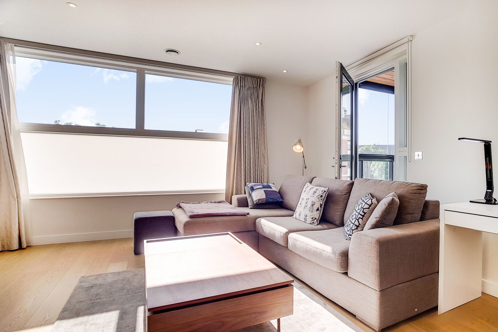 Flat for rent in London, Holland Park Avenue, London W11, 667 m²