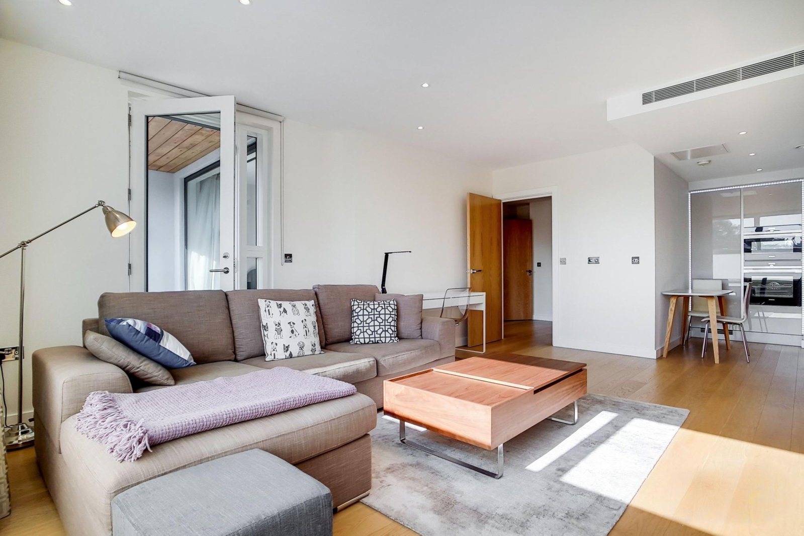 Flat for rent in London, Holland Park Avenue, London W11, 667 m²
