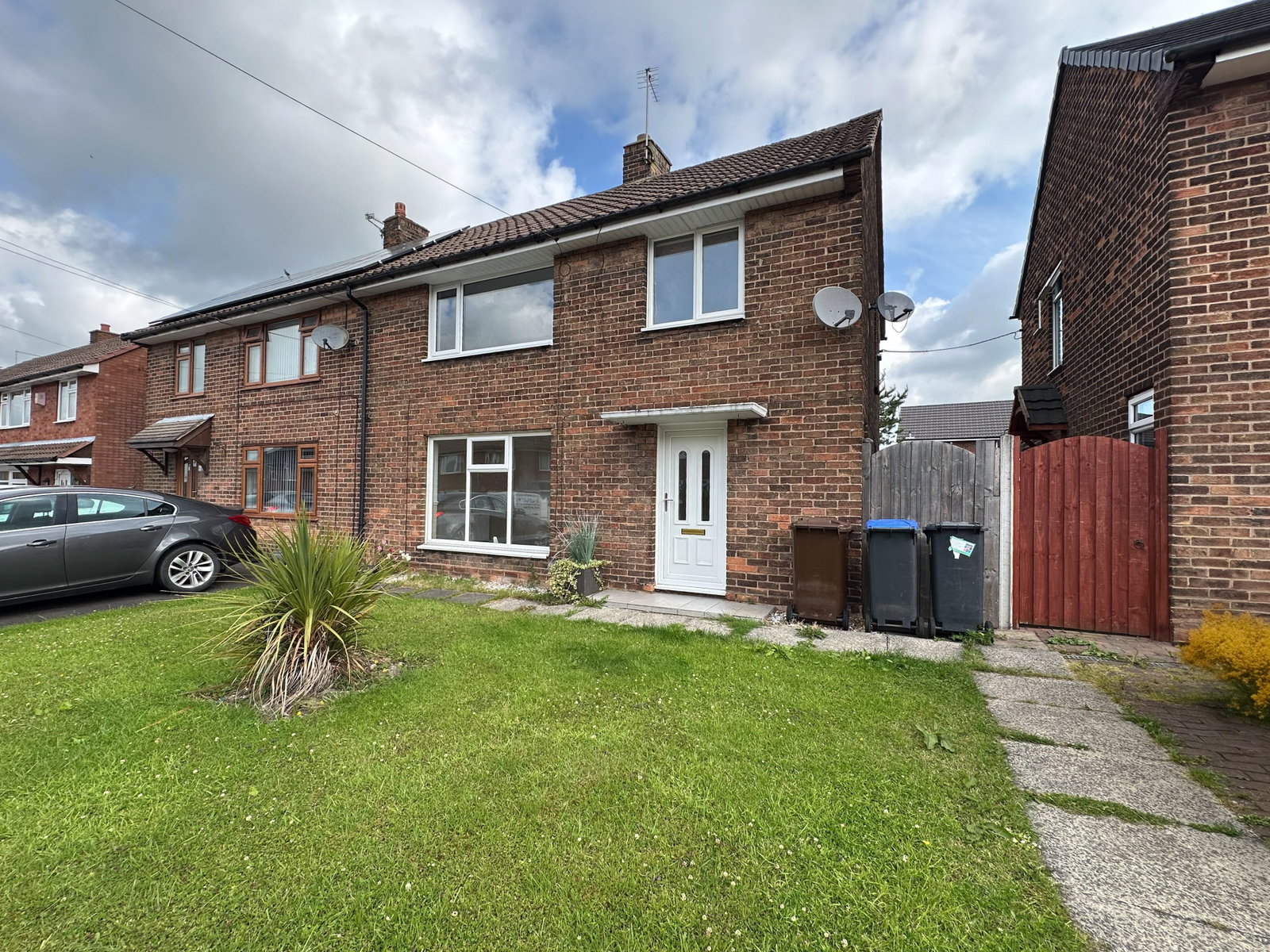 Semi Detached House in Stoke-on-trent