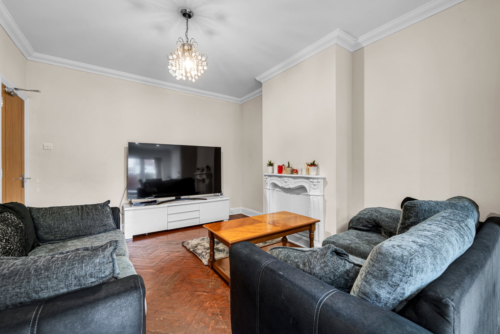 Semi Detached House in Isleworth