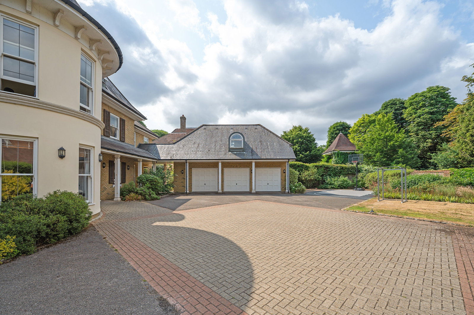 Detached House in Esher