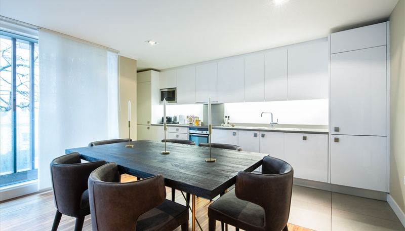 Apartment for rent in London, Fulham Road, London, SW3, 988 m²