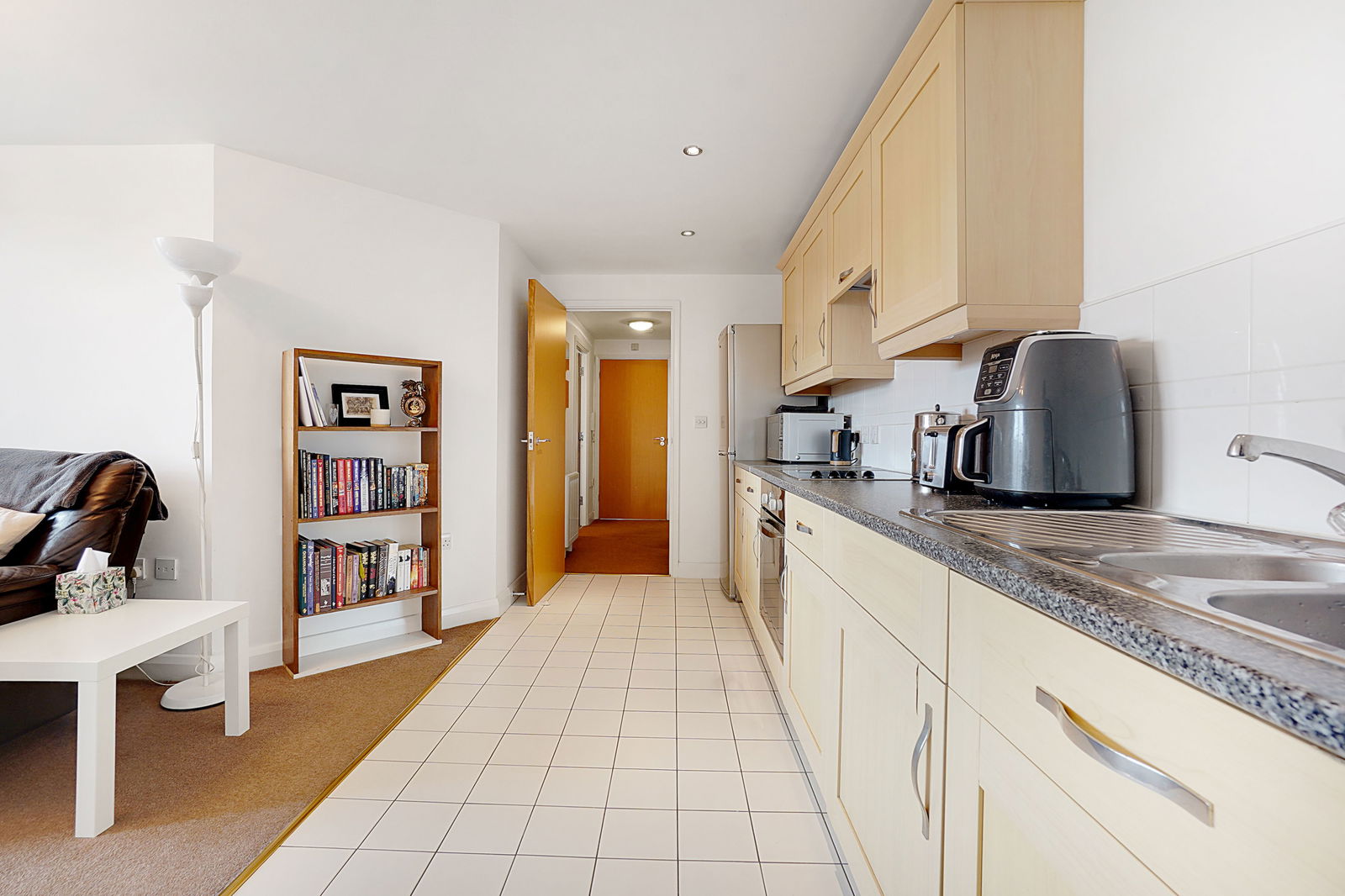 Flat for rent in Maidstone, McKenzie Court, ME14, 452 m²