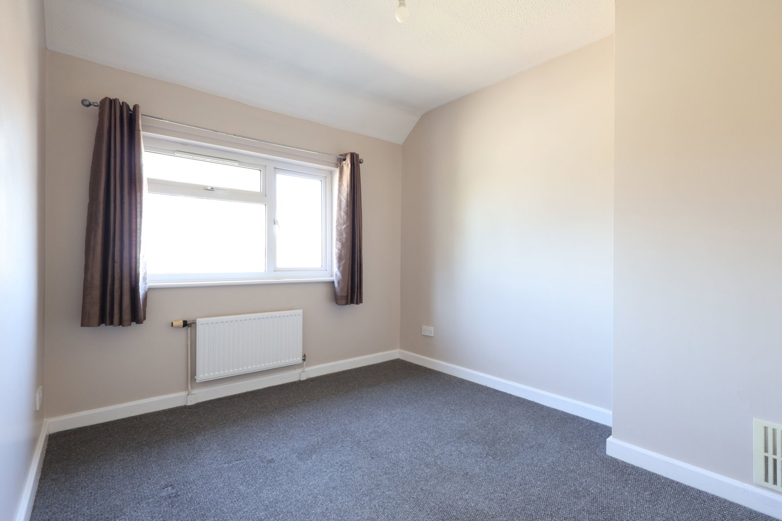 Semi Detached House for rent in Gloucester, Malmesbury Road, Gloucester, GL4 6BH