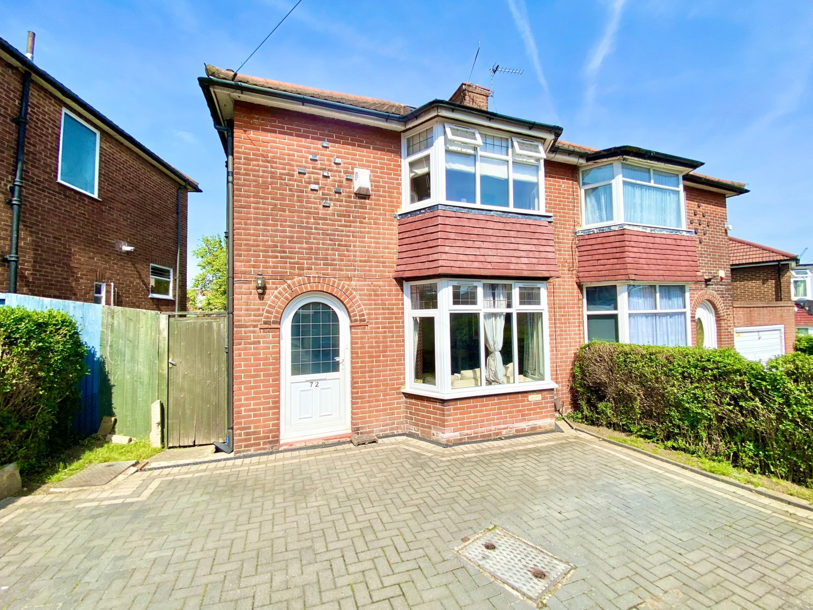 Semi Detached House for sale in London, Crummock Gardens, London, NW9 0DJ