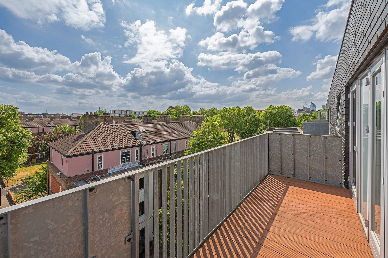 Apartment for rent in London, Spa Road, London, SE16 3QT, 661 m²