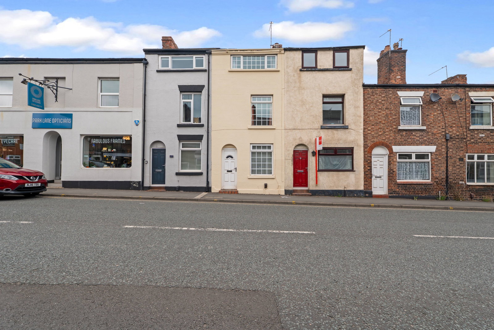 Terraced House for rent in Macclesfield, Park Lane, Macclesfield, 883 m²