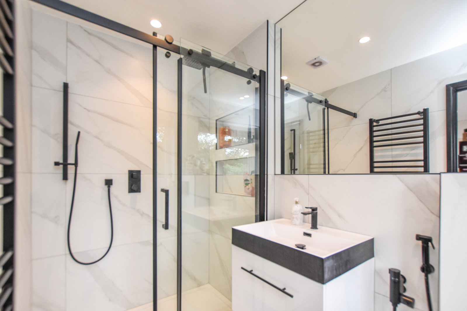 Detached House for rent in Epsom, Alexandra Road, Epsom, KT17 4DA, 2132 m²